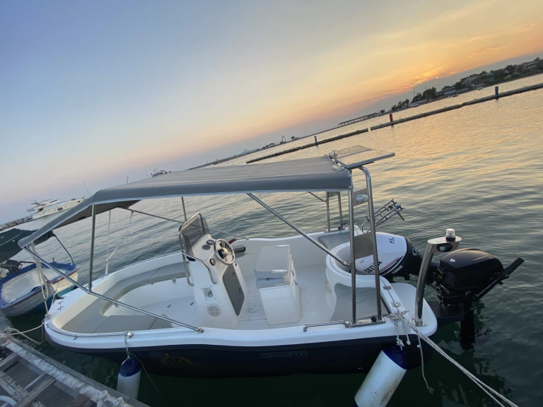 Motorboat rental with or without captain Igma Néa Moudhaniá