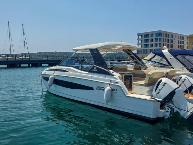 Yacht charter Pula cheap Aquila 32