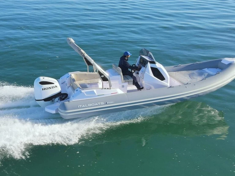 RIB rental in Pula - Italboats Predator 700 T