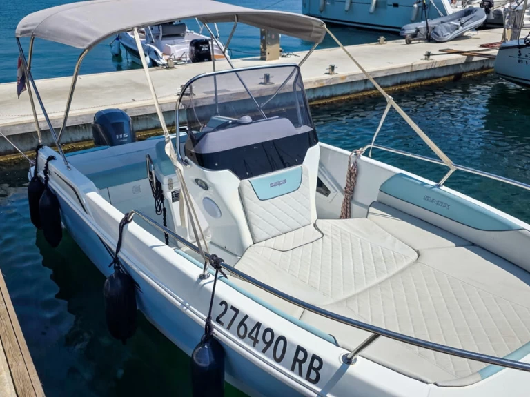 Boat rental Salpa Salpa Sunsix in Pula on Samboat