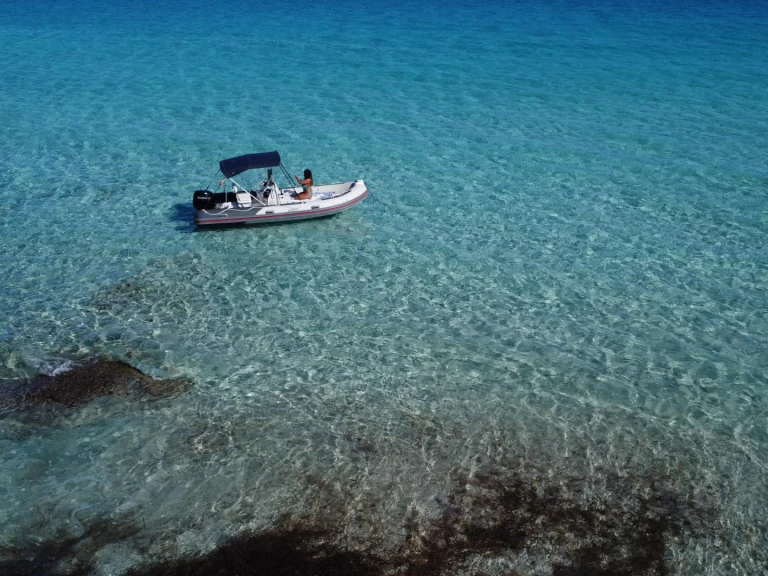 Boat rental Goldenship Aura 520 in s'Estanyol de Migjorn on Samboat