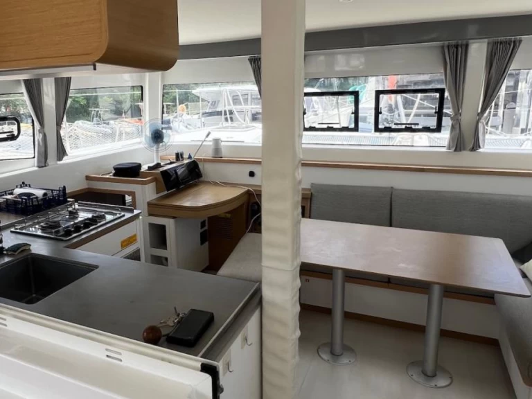 Bareboat Rental Catamaran Bénéteau with a boat licence