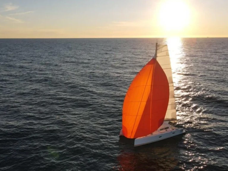 Marsaudon Composites TS 42 in Toulon on SamBoat