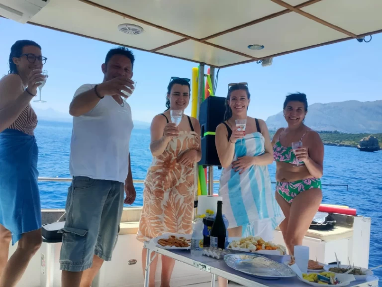 Revel Craft 27 RX in Castellammare del Golfo on SamBoat