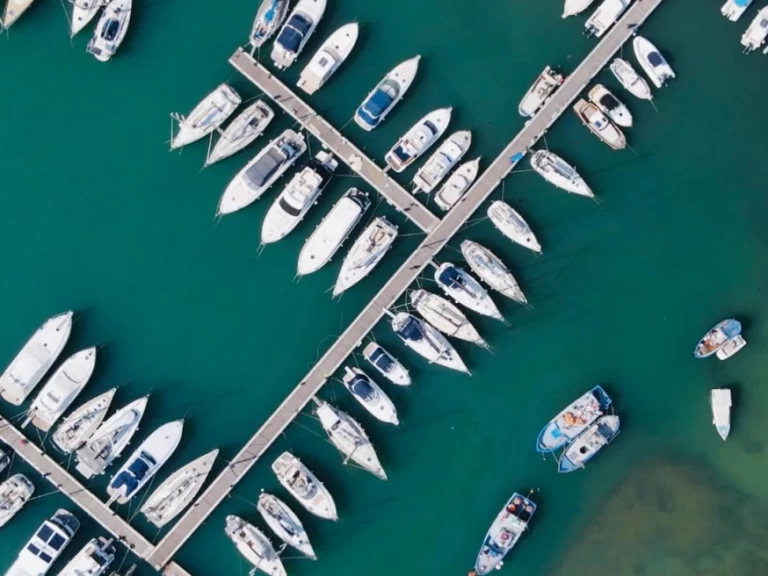 Motorboat rental with or without captain Blumax Marzamemi