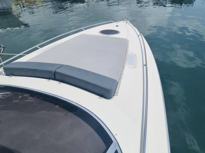 Rent a Cranchi Endurance 35 Genova