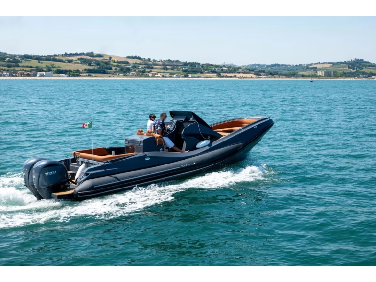 Yacht charter Porto San Giorgio cheap Motorboat B