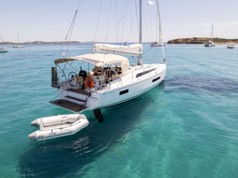 Sailboat rental in Alimos - Bénéteau Oceanis 40.1
