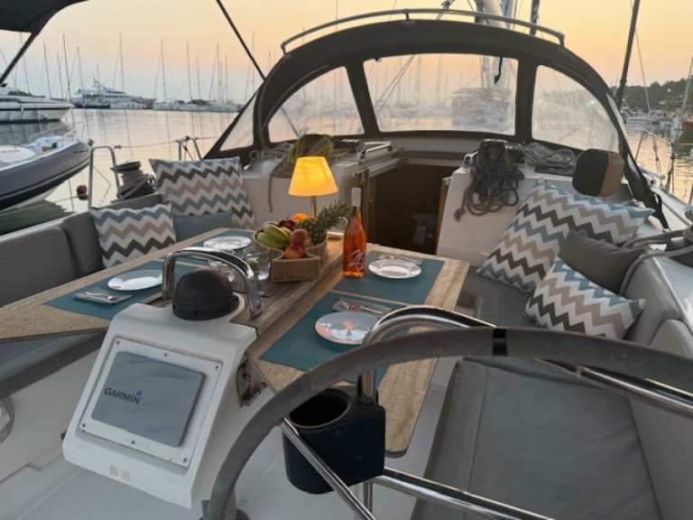 Sailboat for rent Níkiti at the best price