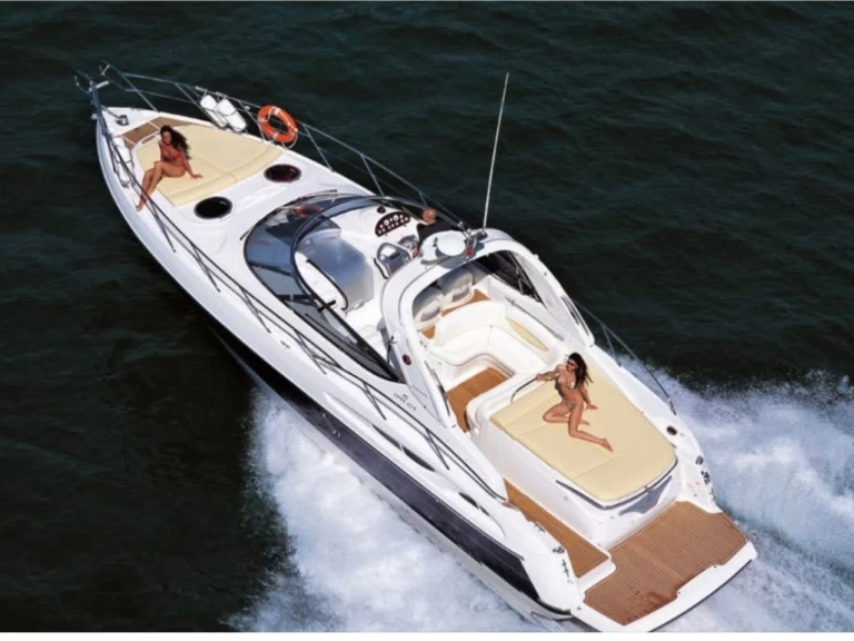 Cranchi Endurance 41 in Cannes on SamBoat