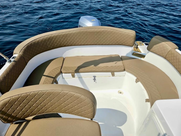 Boat rental Marinello Eden 22 in Funtana-Fontane on Samboat