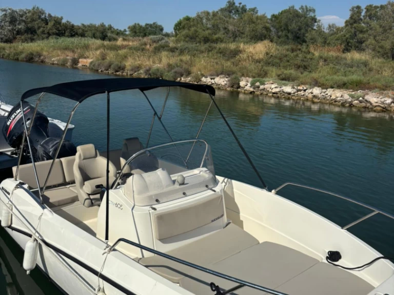 Bareboat Rental Motorboat Quicksilver with a boat licence
