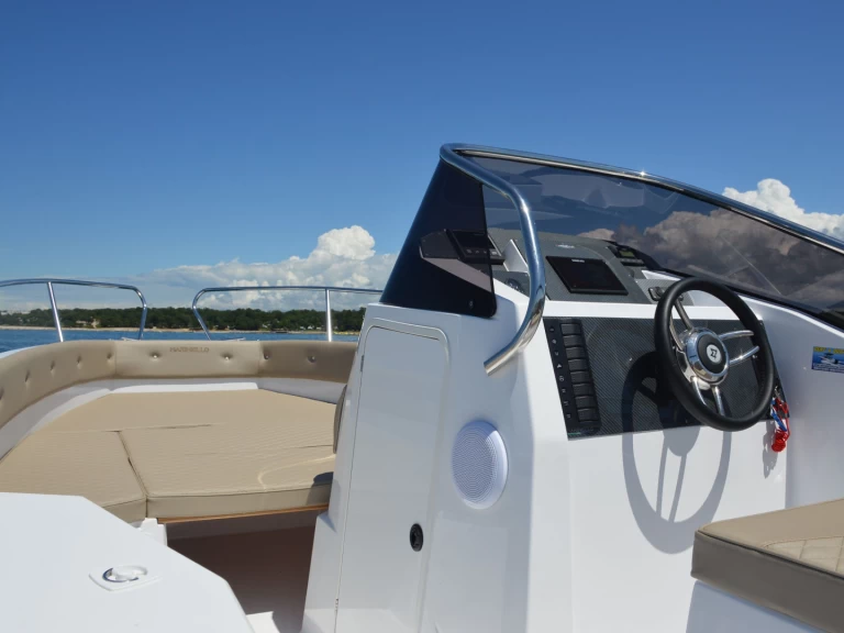 Motorboat rental with or without captain Marinello Funtana-Fontane