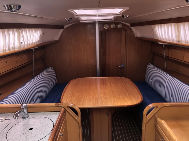 Yacht charter Port d'Andratx cheap Bavaria 32 Cruiser