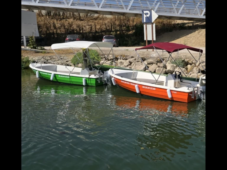 Boat rental NAVALPLASTICA lancia 450 in Carnon-Plage on Samboat