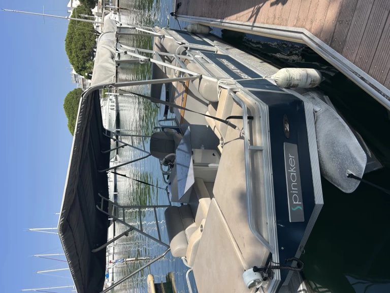 Motorboat rental with or without captain Selva Port-Camargue