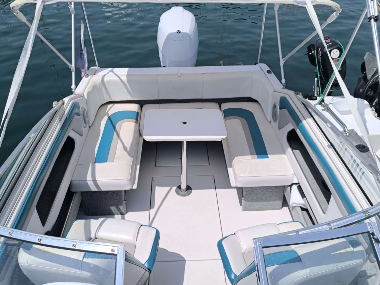 Four Winns Sundowner 195 in Saint-Raphaël on SamBoat