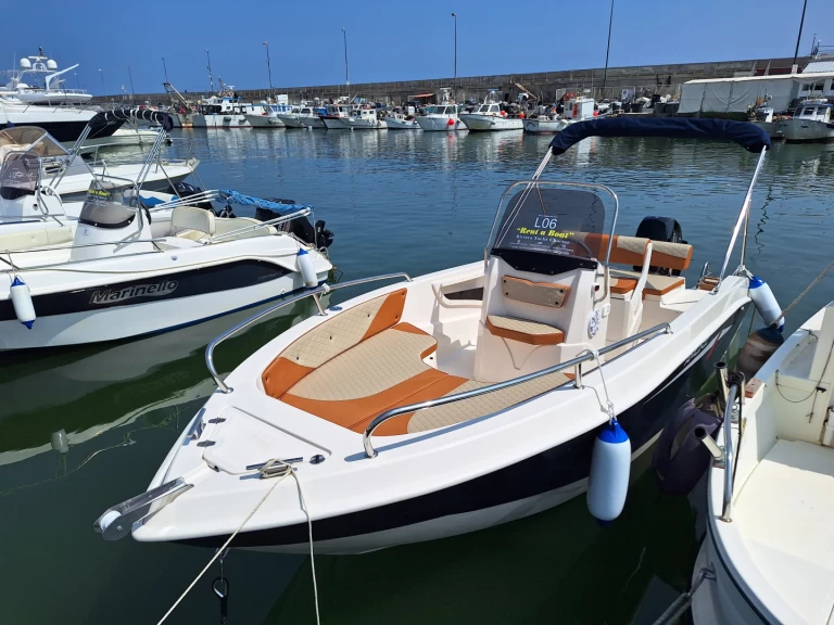 Trimarchi AMUNI in Sanremo on SamBoat
