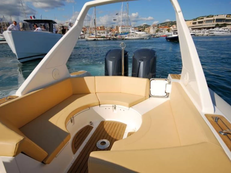 Capelli Tempest 1000 CC in Porto-Vecchio on SamBoat