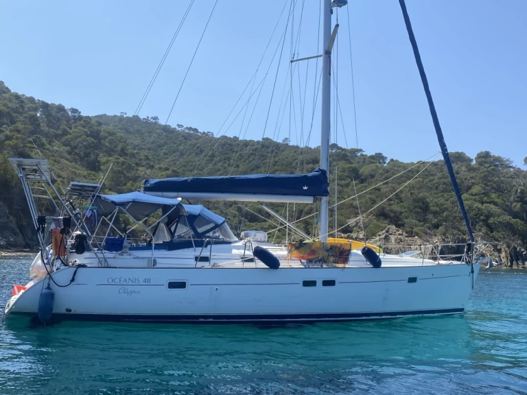 Sailboat rental in La Grande-Motte - Bénéteau Oceanis 411