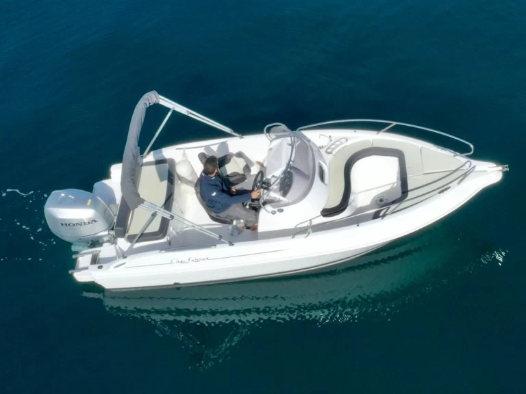 Motorboat for rent Ajaccio at the best price