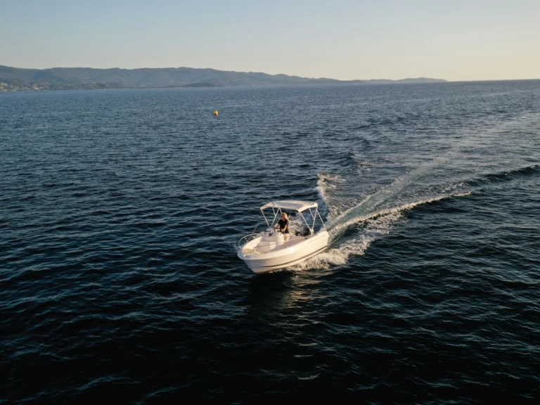 Motorboat rental with or without captain B2 Marine Appietto
