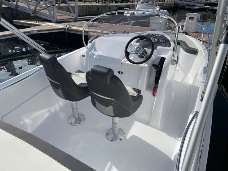 Bareboat Rental Motorboat B2 Marine with a boat licence