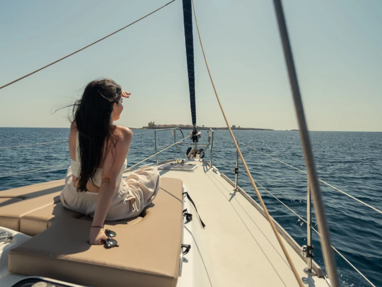 Sailboat for rent Santa Pola at the best price