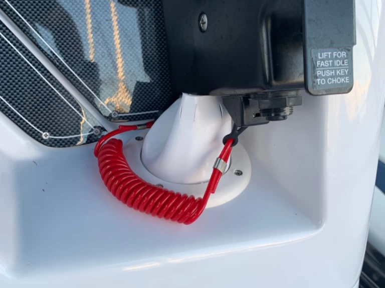 tancredi BLUMAX 19 PRO charter bareboat or captained in  Bisceglie