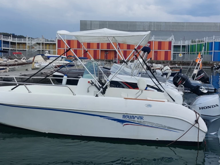 Yacht charter La Spezia cheap Schizzo 520