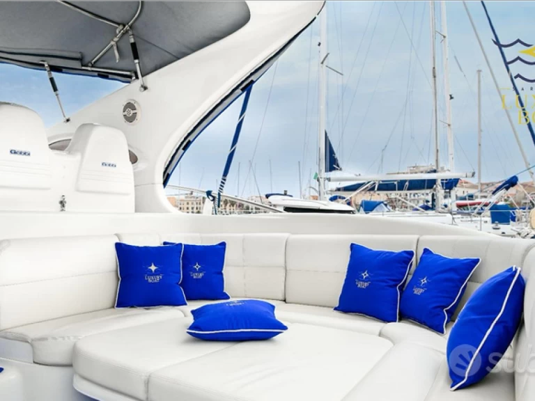 Motorboat for rent Puntone at the best price
