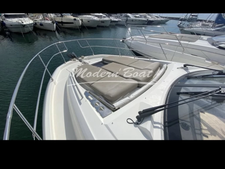 Luxury Yacht for rent Mandelieu-la-Napoule at the best price