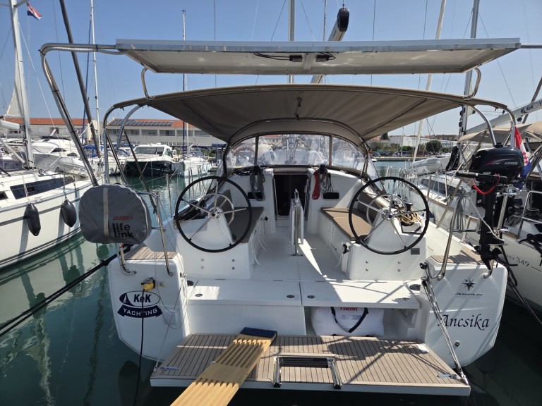 Sailboat rental with or without captain Jeanneau Pirovac