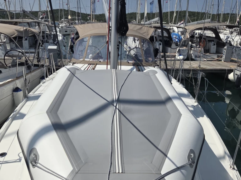 Sailboat for rent Pirovac at the best price