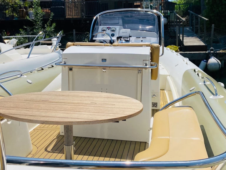 RIB rental in Port Grimaud - Zodiac Medline 8.5