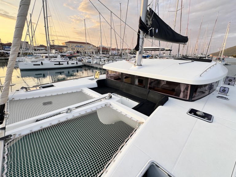 Lagoon Lagoon 450 Sport Top in Lefkáda on SamBoat