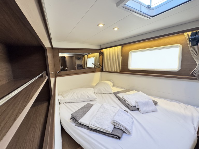 Yacht charter Lefkáda cheap Lagoon 450 Sport Top