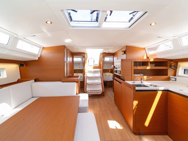 Sailboat rental in Agios Nikolaos - Jeanneau Sun Odyssey 490