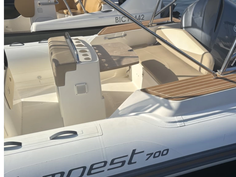 Bareboat Rental RIB Capelli with a boat licence
