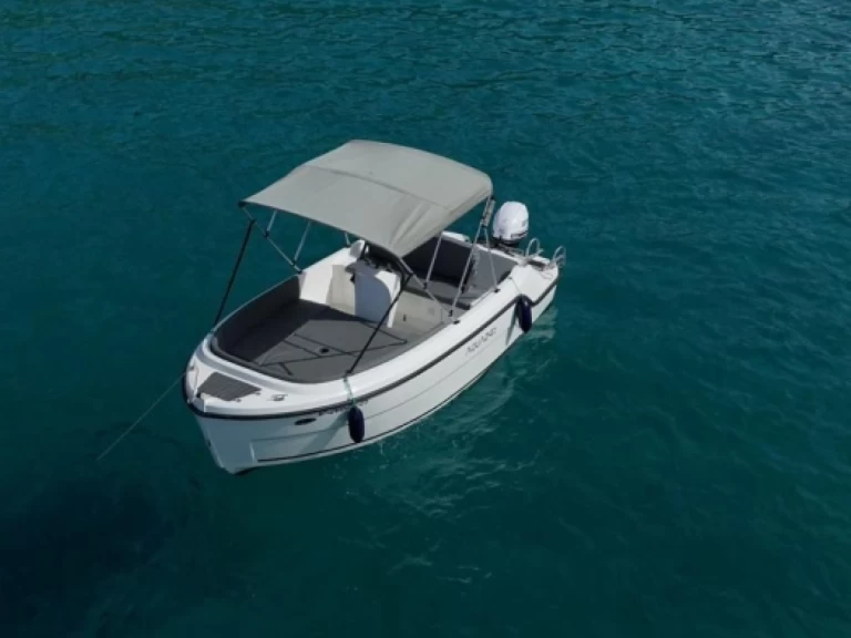 Boat rental FEMIS AQUA24 515 in Alicante on Samboat