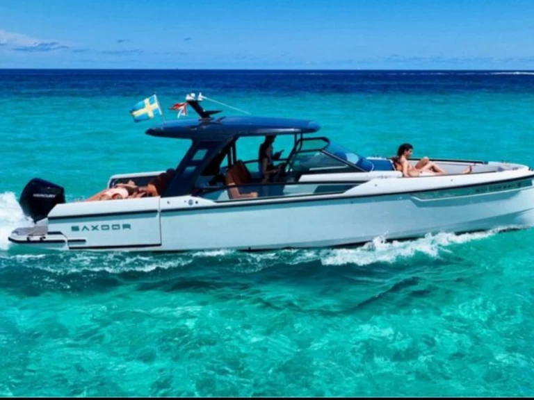 Saxdor Saxdor 320 GTO in Palamós on SamBoat