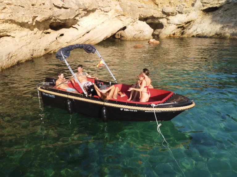 Silver Yacht 525 in Sant Antoni de Portmany on SamBoat
