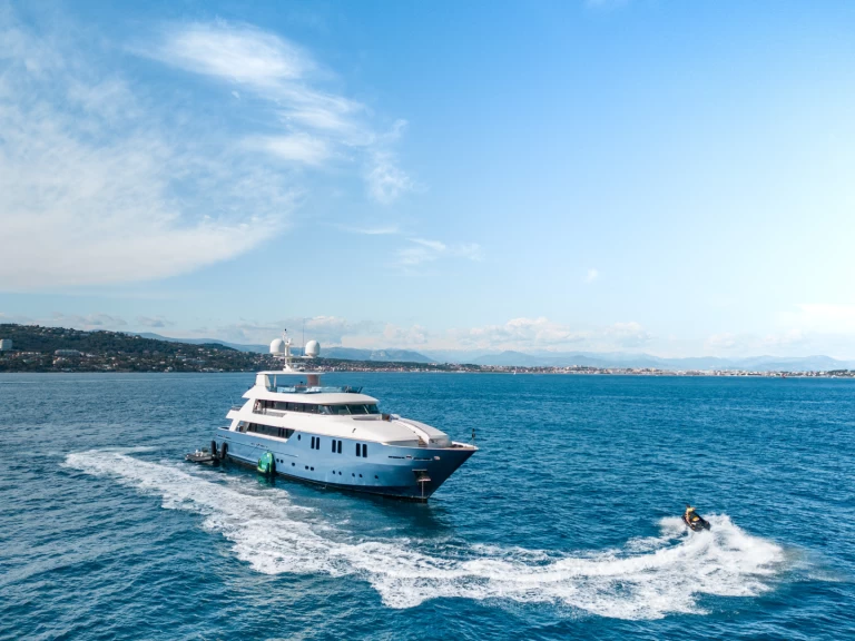 Luxury Yacht rental with or without captain Concept-Marine Cannes