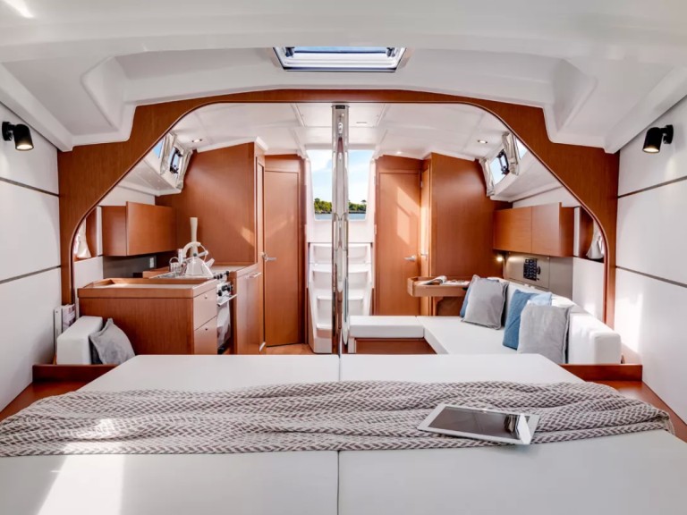 Boat rental Bénéteau Oceanis 38 in Procida on Samboat