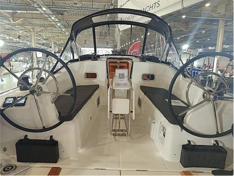 Yacht charter Lávrio cheap Sun Odyssey 350