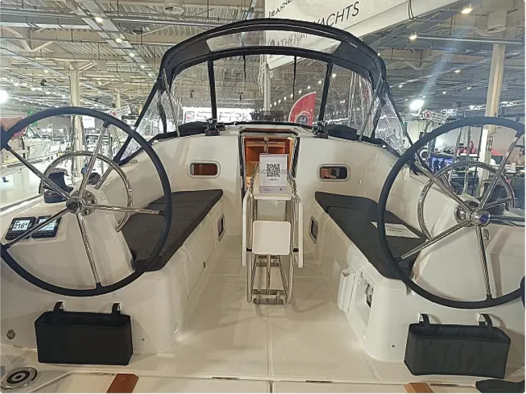 Yacht charter Lávrio cheap Sun Odyssey 350