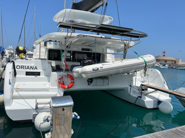 Bareboat Rental Catamaran Leopard with a boat licence