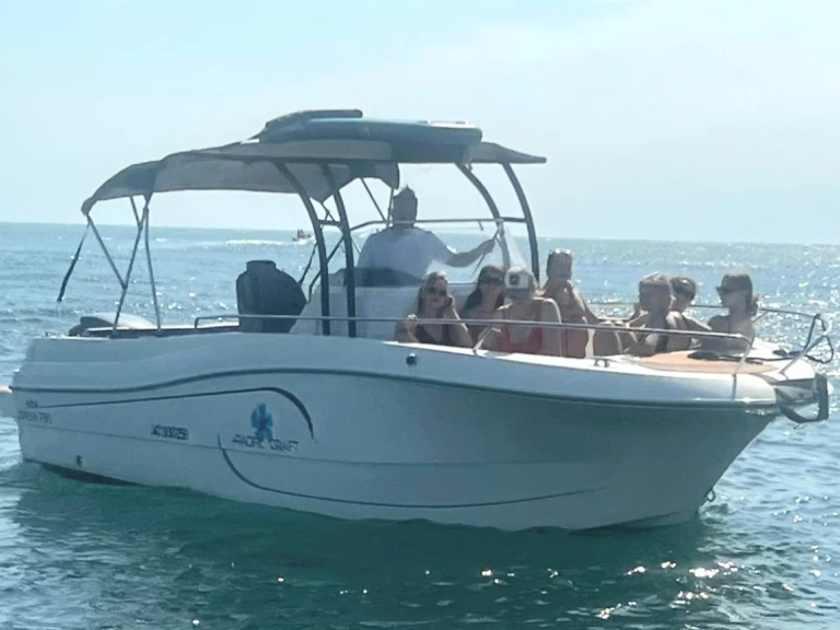 Boat rental Pacific Craft Pacific Craft 750 Open in Arcachon on Samboat
