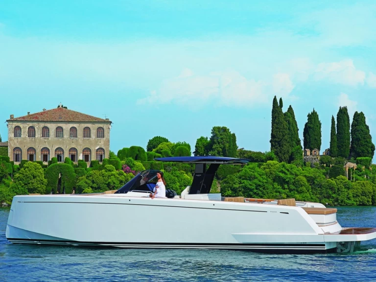 Motorboat rental with or without captain Cantiere Del Pardo Saint-Raphaël