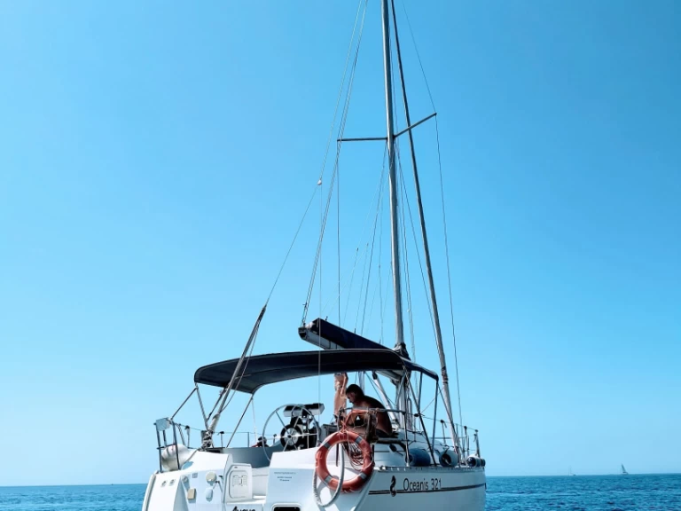 Yacht charter Cagliari cheap Oceanis 321
